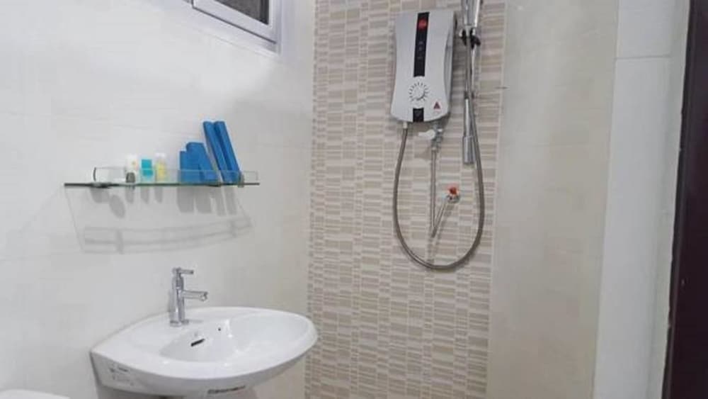 Single Room (with Bathroom) photo 3