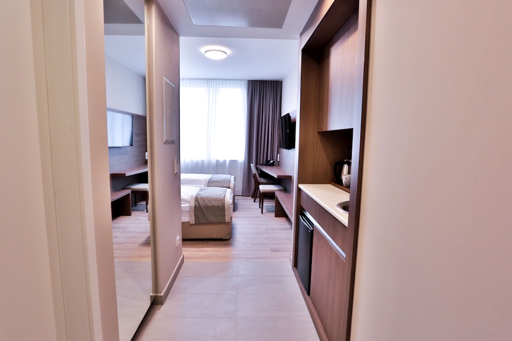 Premier Studio, 1 Bedroom, Non Smoking, Kitchenette photo 2