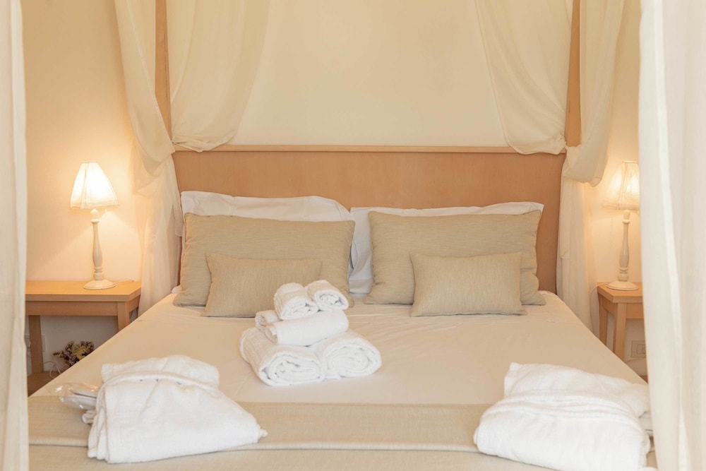 Suite - Photo 9