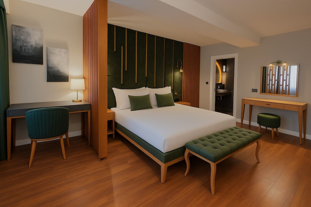 Business Suite, 1 Queen Bed, Non Smoking, City View (with Sofabed) photo 1