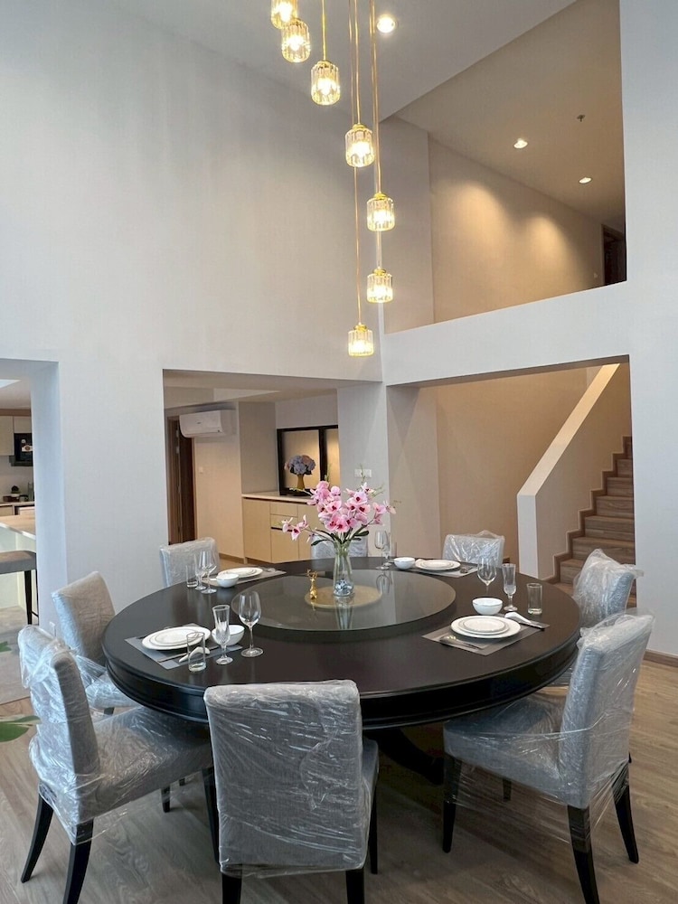 4 Duplex Exclusive Apartment (Unit 102) photo 2