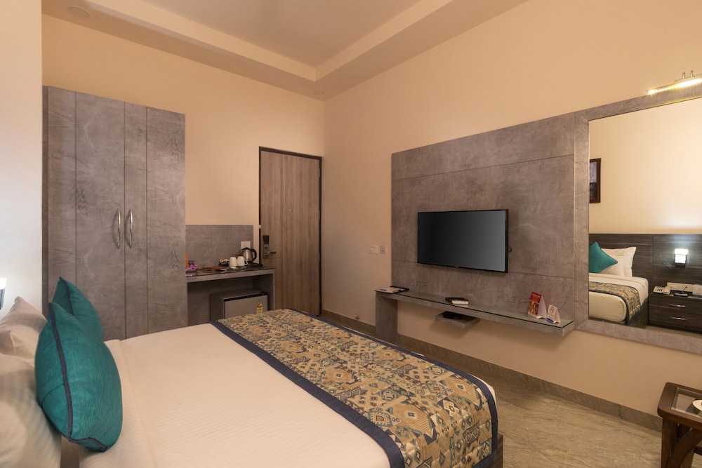 Deluxe Room - Photo 5