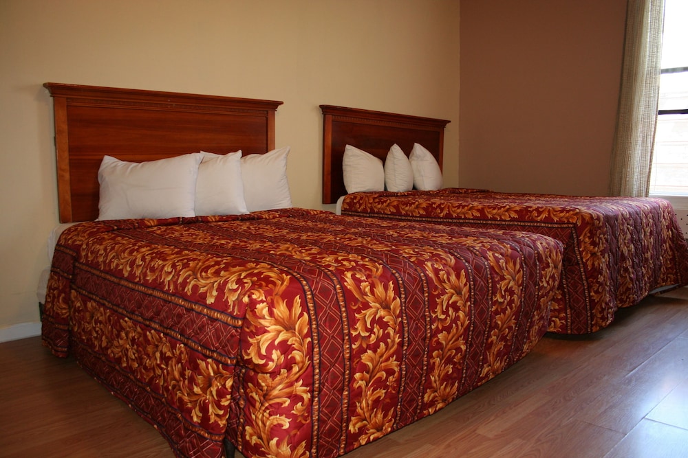 Standard Room, 2 Queen Beds, Non Smoking (Shared Bathroom)