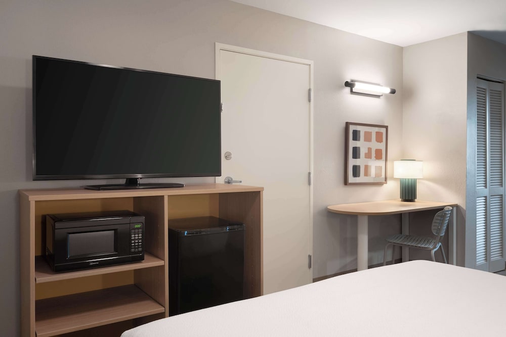 Suite, 2 Queen Beds - Photo 5