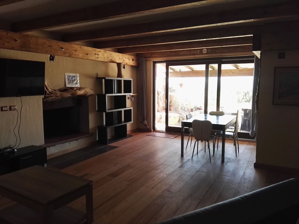 Family Apartment, 2 Bedrooms (100 Sq Meters)