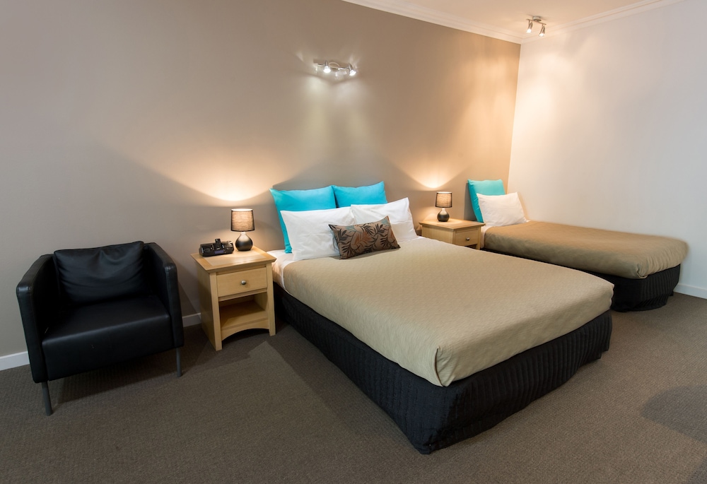 Standard Queen Room photo 3