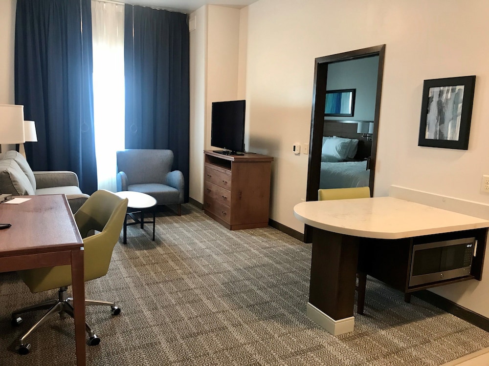 Suite, 1 Bedroom, Roll-in Shower, Kitchen (Mobility Accessible)