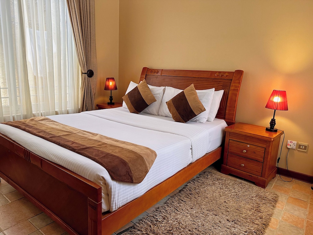 Exclusive Studio Suite, 1 Double Bed, Ensuite, Garden View