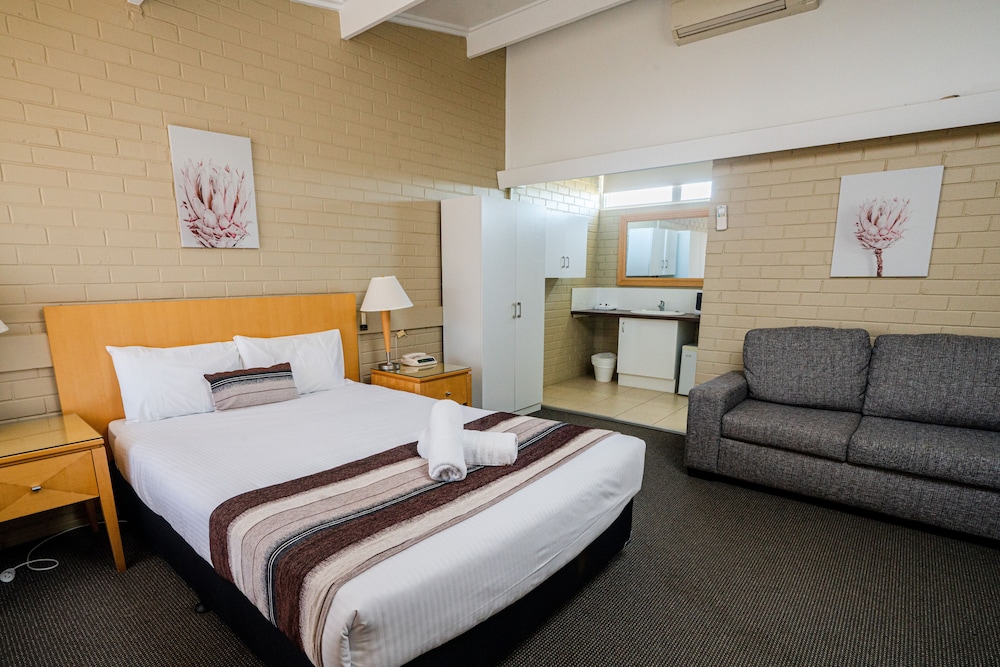 Standard Room, Non Smoking (Standard Queen Room) photo 1