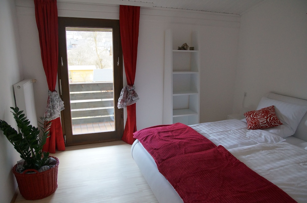 Deluxe Suite, 2 Bedrooms, Balcony photo 3