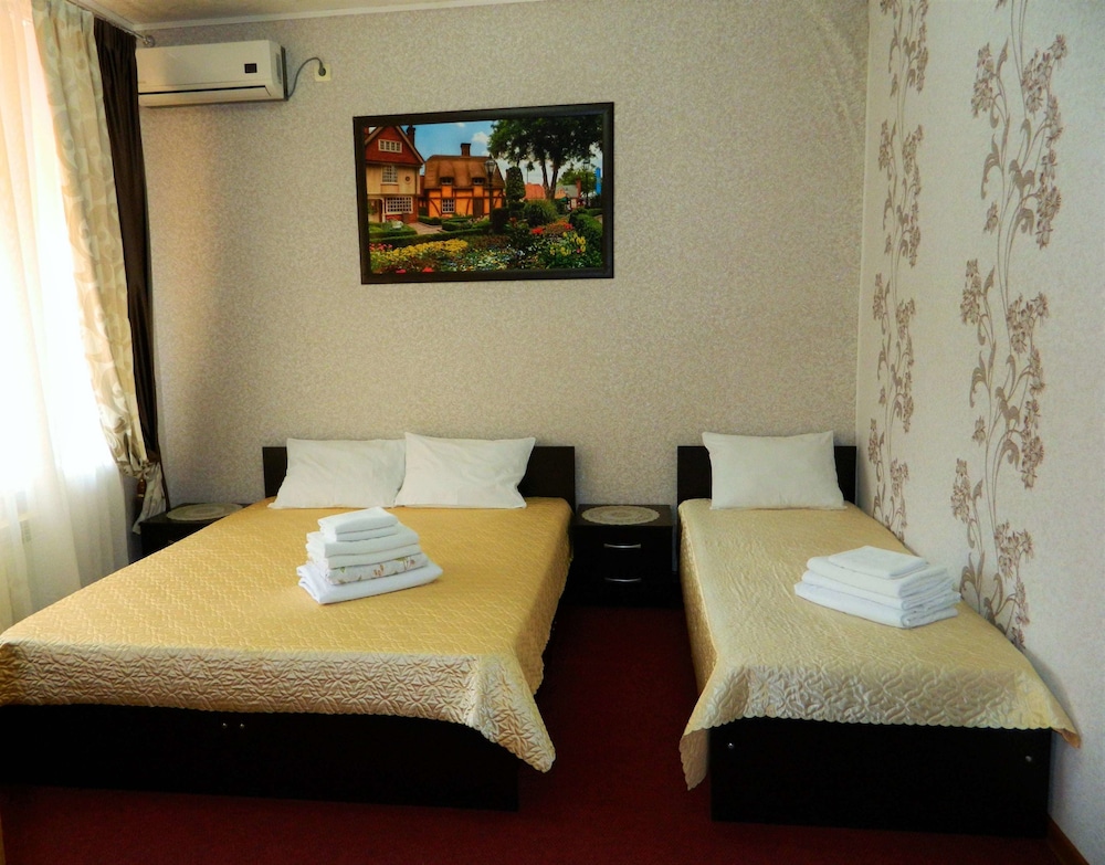 Family Room, Multiple Beds, Non Smoking photo 1