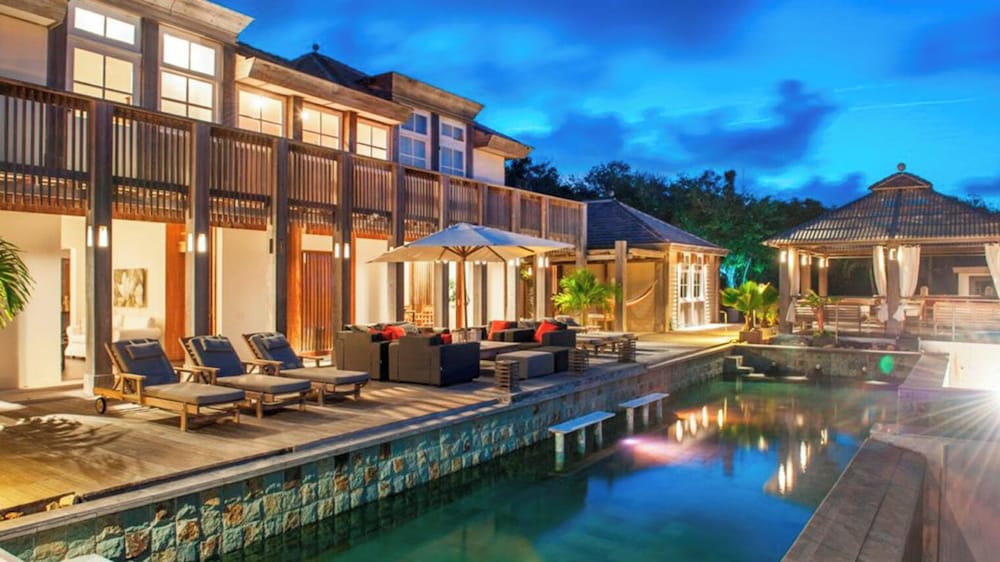 Superior Villa photo 1