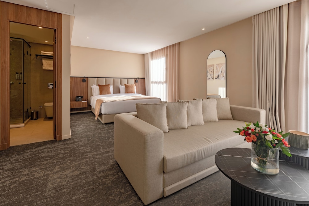 Executive Studio Suite