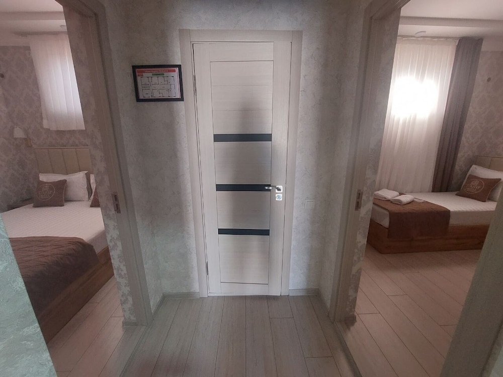 Family Quadruple Room - Photo 1