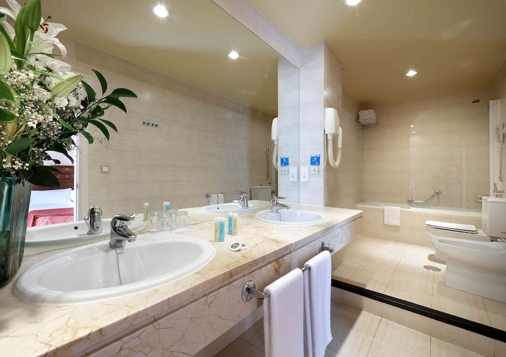 Triple Room - Photo 5
