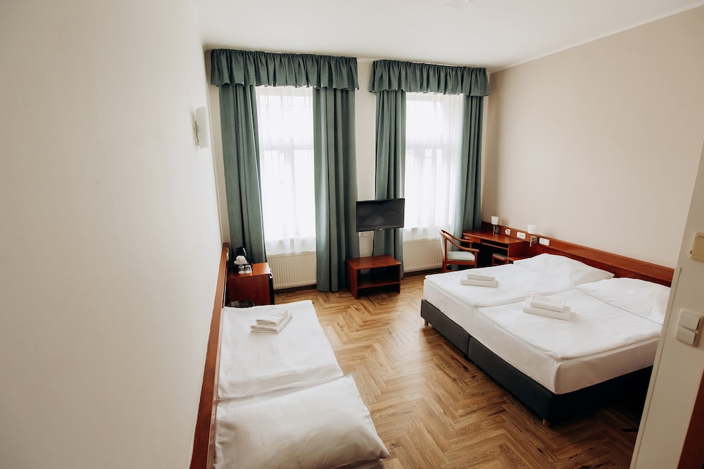 Standard Triple Room - Photo 1