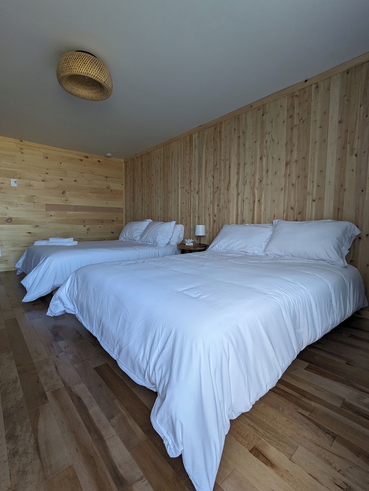Standard Double Room, 2 Double Beds, Sea View photo 1