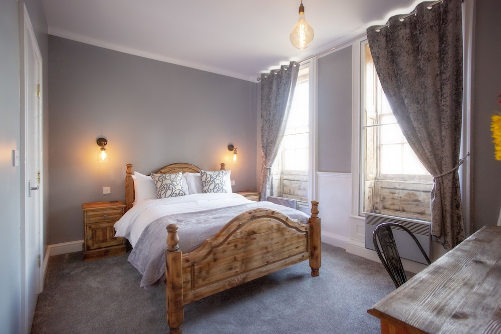 Double Room With Private Bathroom photo 1