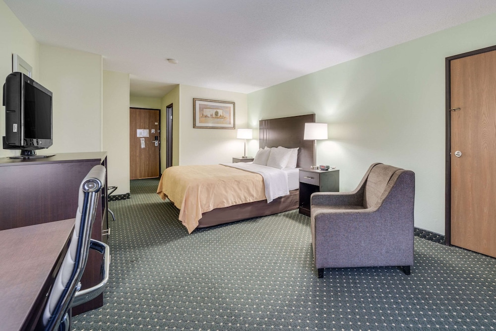 Room, 1 King Bed, Non Smoking - Photo 2