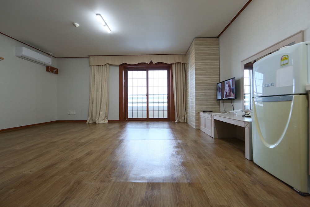 Deluxe Condo (Ondol 17PY,extra person fee over 6ppl) photo 2