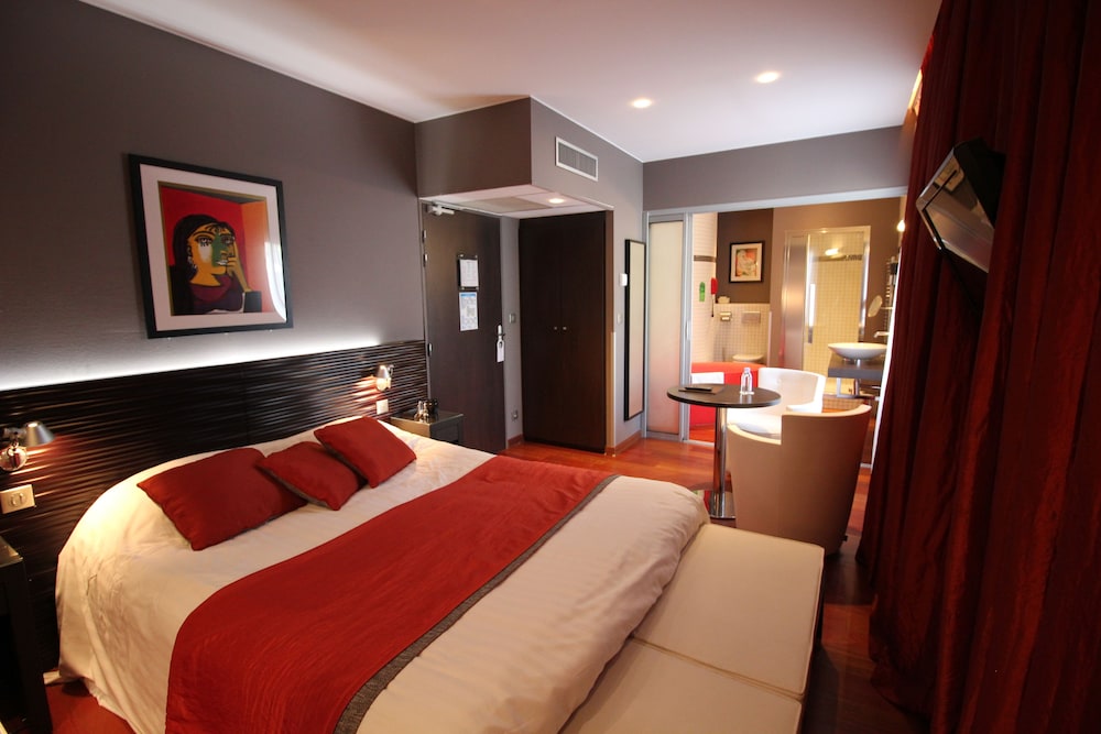 Deluxe Room - Photo 8