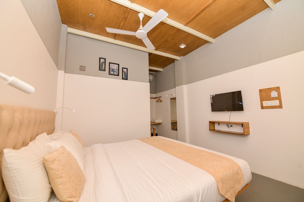 Deluxe Room - Photo 3