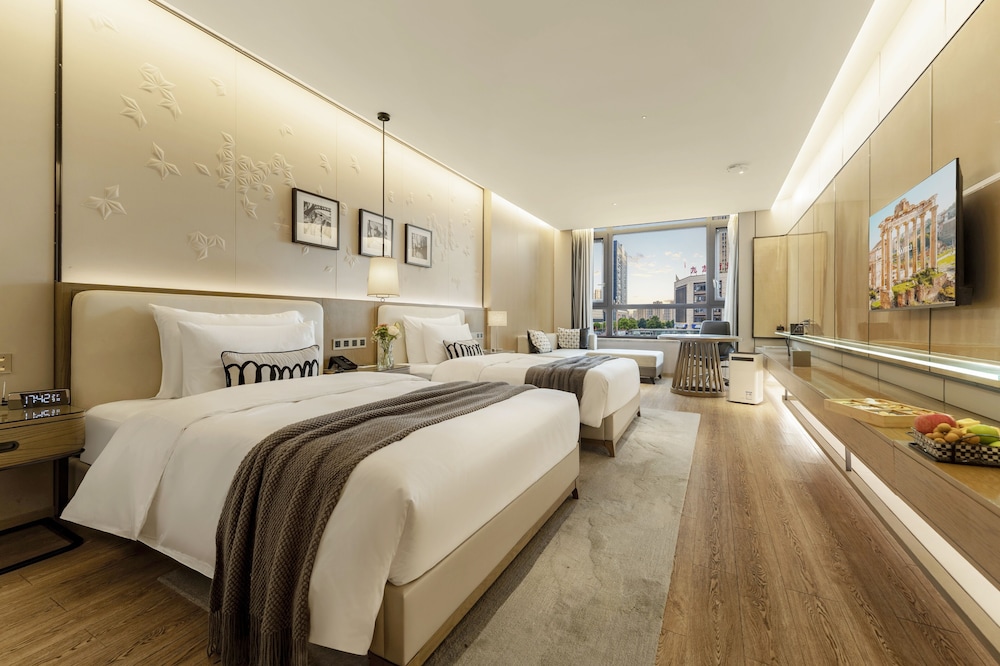 Classic Twin Room, City View