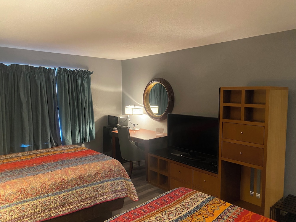 Double Room, 2 Double Beds, Non Smoking photo 2