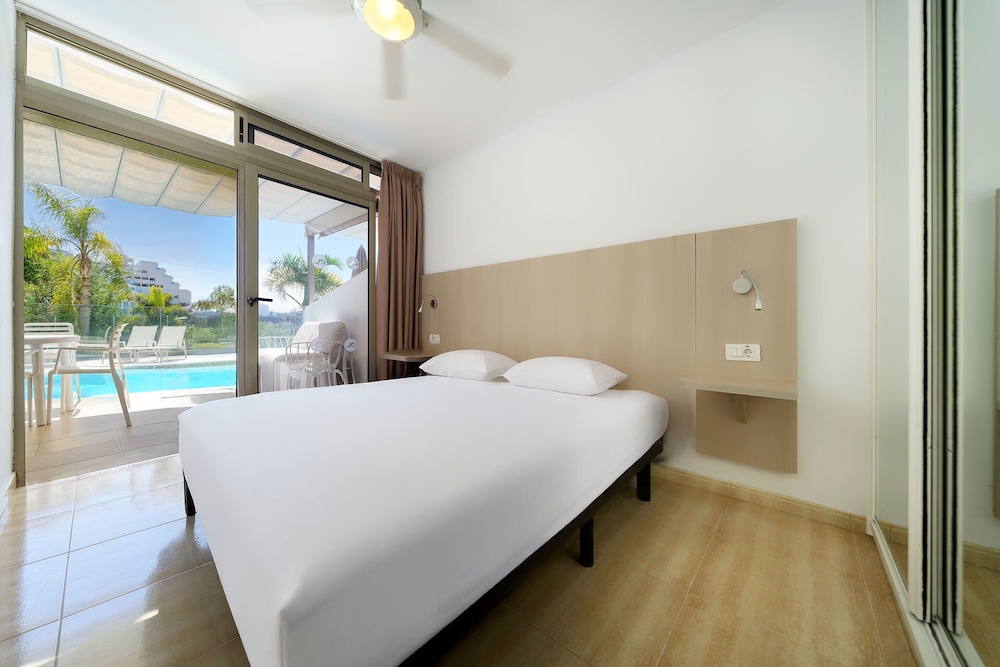 Premium Apartment, 1 Bedroom, Pool Access (1 adult) photo 2