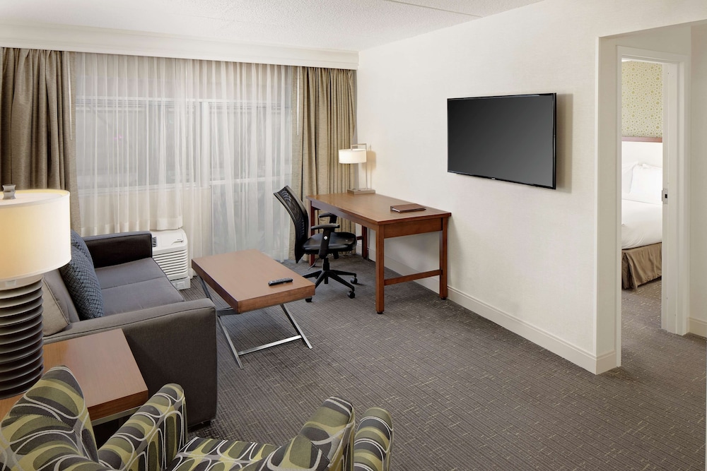 Junior Suite, 1 King Bed - Photo 2