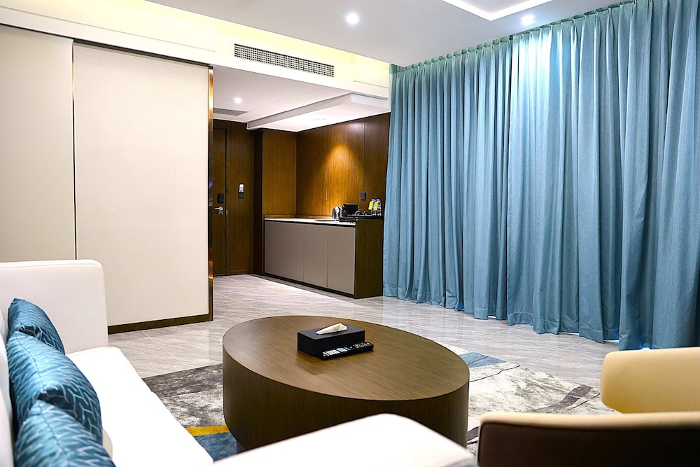 Executive Suite Mountain and River View - Photo 13