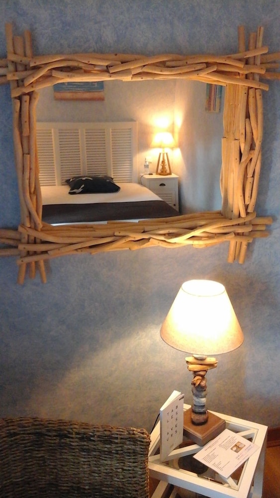 Standard Double Room, Non Smoking, Private Bathroom (Bord de l'Eau) photo 3