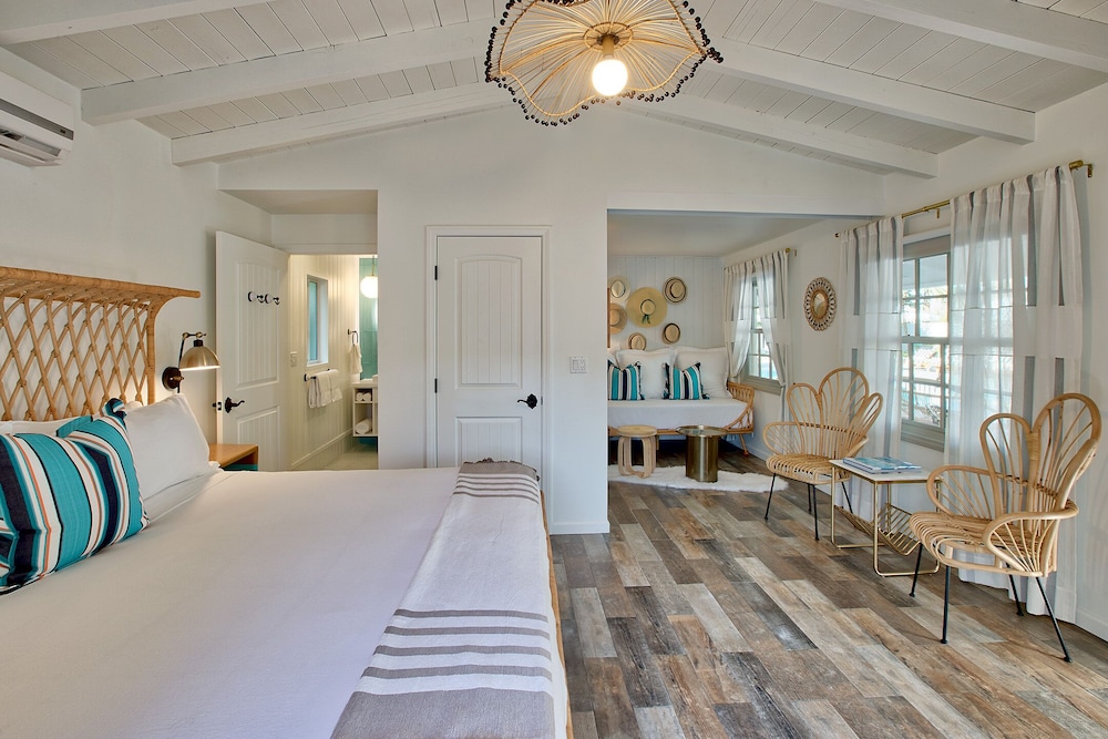Exclusive Studio Suite, 1 King Bed photo 2