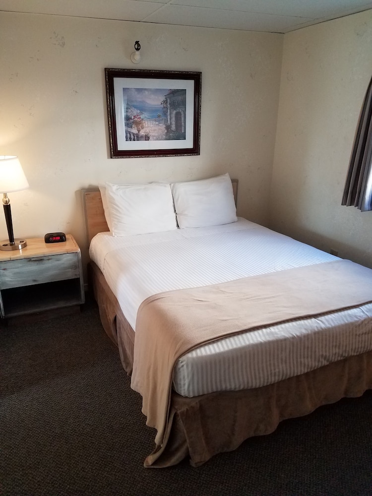 Room, 1 Bedroom, Kitchenette, Ground Floor photo 1