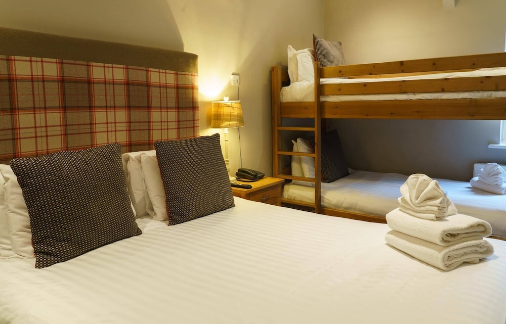 Suite, Ensuite ( Double Bed & Bunk Bed) photo 3