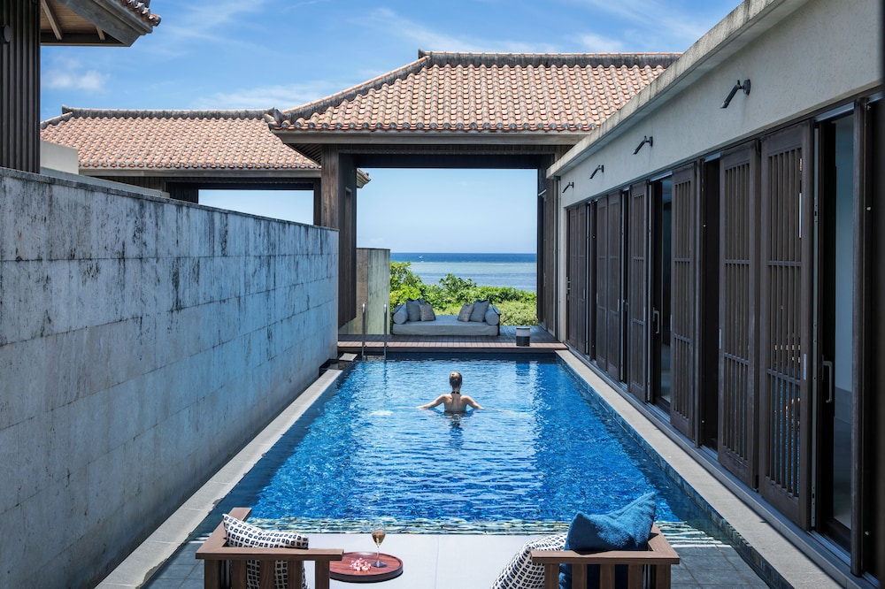 Tida (Oceanfront villa)