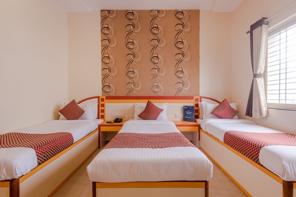 Economy Triple Room