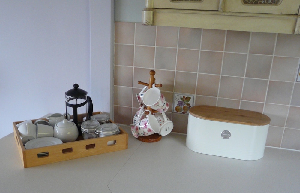 Classic Cottage, 2 Bedrooms photo 3