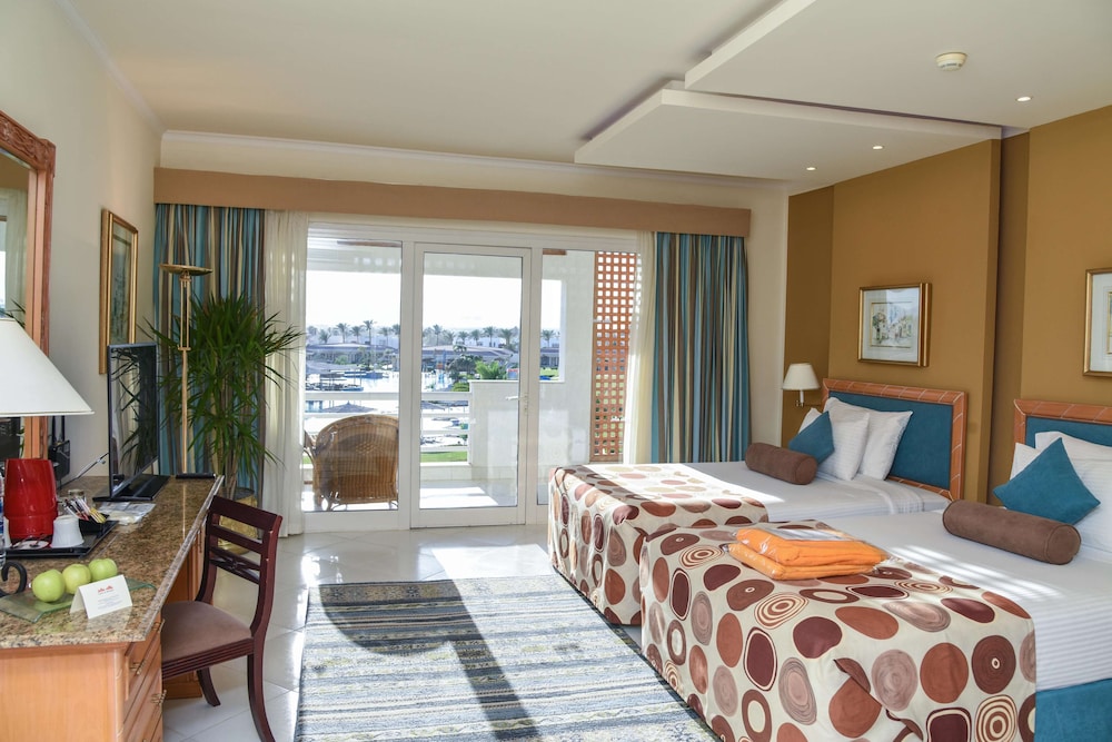 Superior Pool View Double Room photo 2