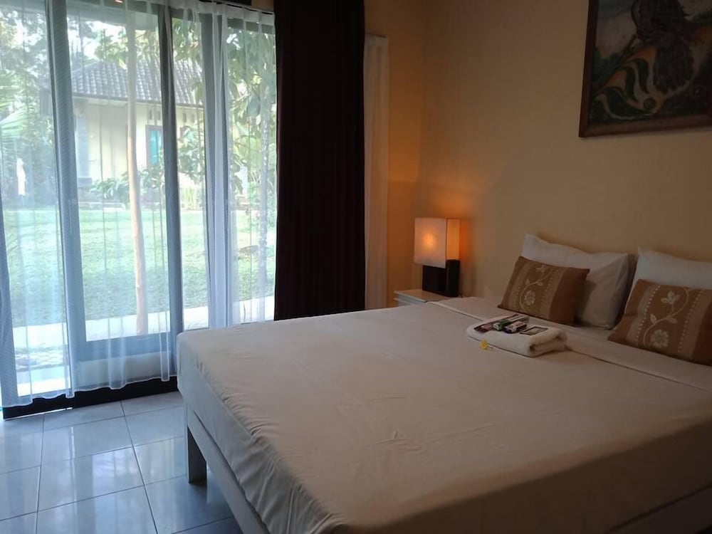 Basic Double Room photo 2