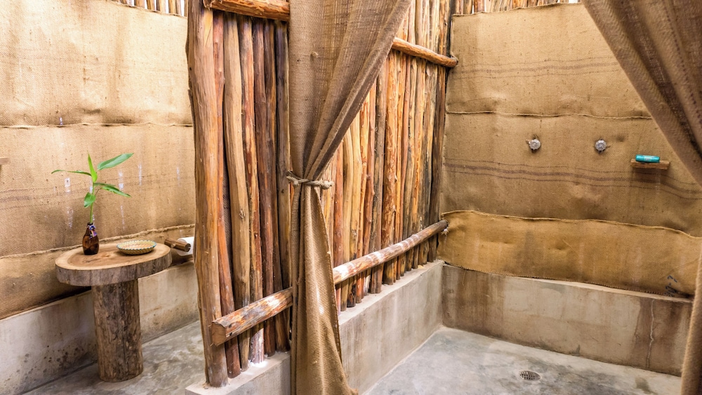 Comfort Room, Multiple Beds, Private Bathroom, Pool View photo 2