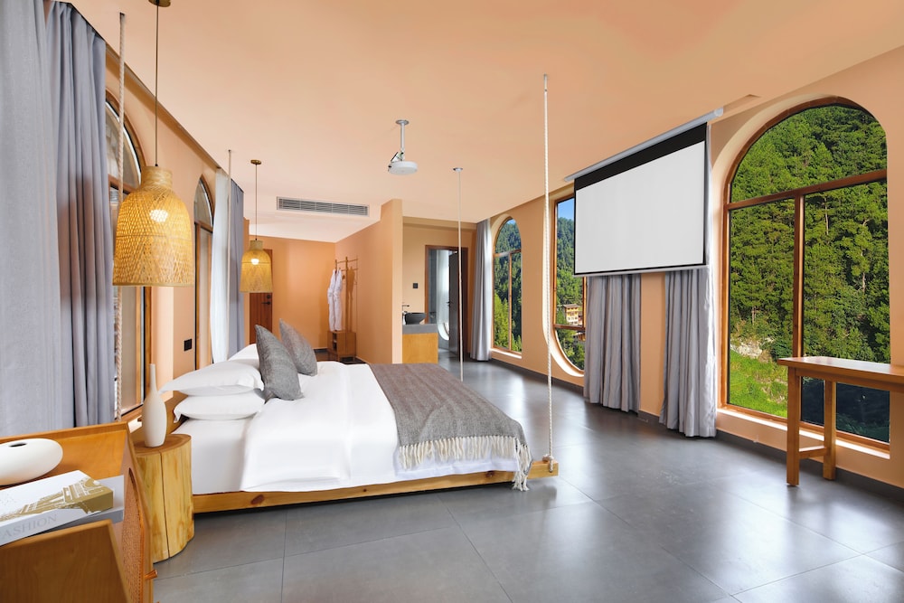Superior Single Room, Non Smoking, Mountain View