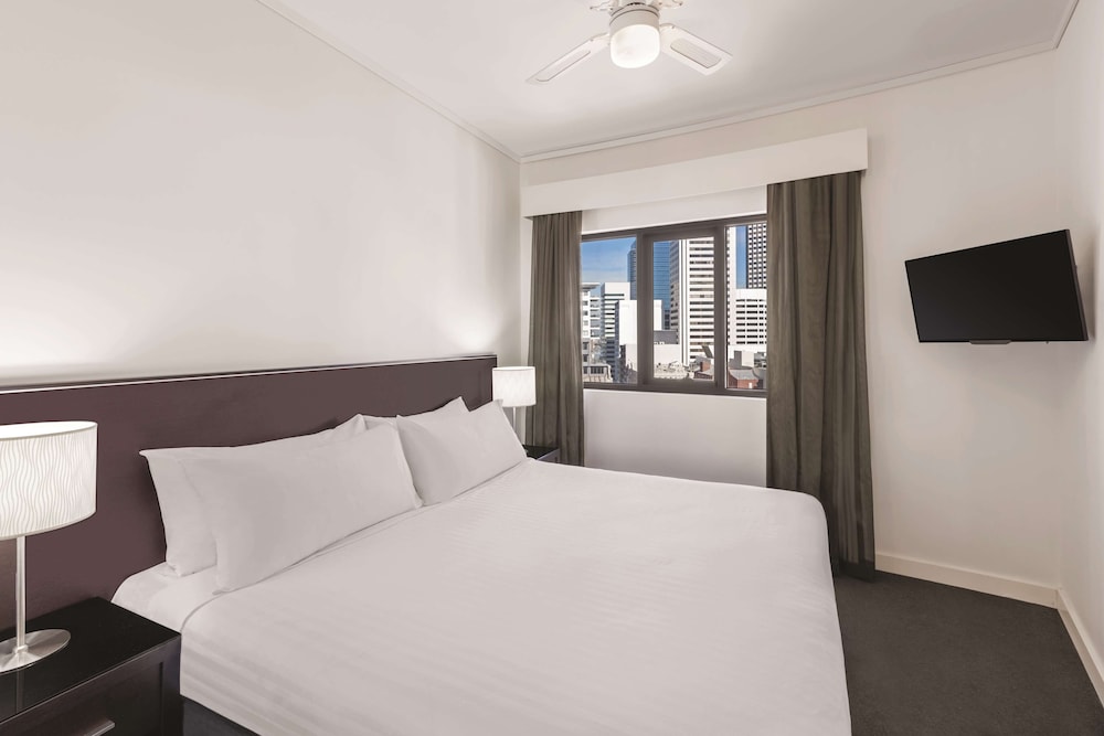 Premier Apartment, 1 Bedroom (Weekly Housekeeping) - Photo 3