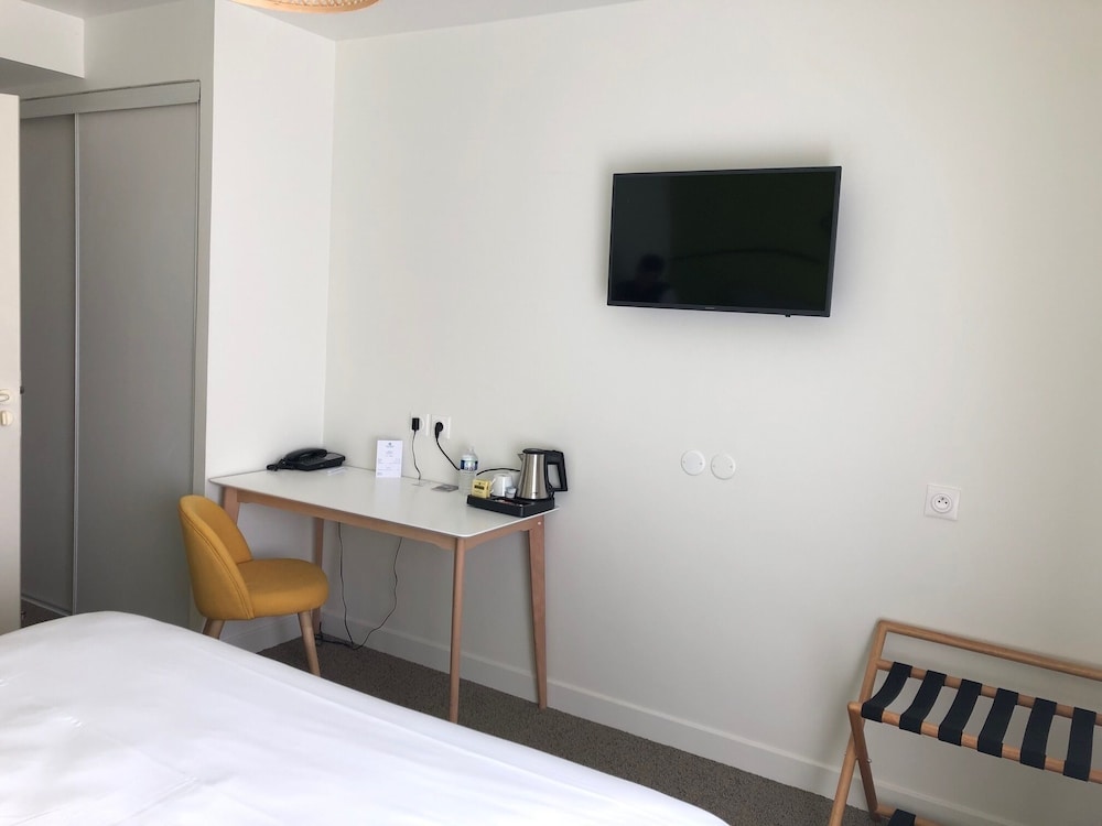 Superior Room, 2 Twin Beds, Non Smoking - Photo 4