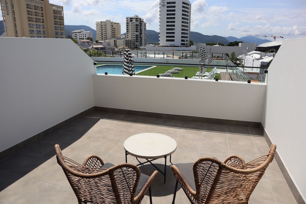 Deluxe Room, 1 King Bed, Terrace - Photo 4