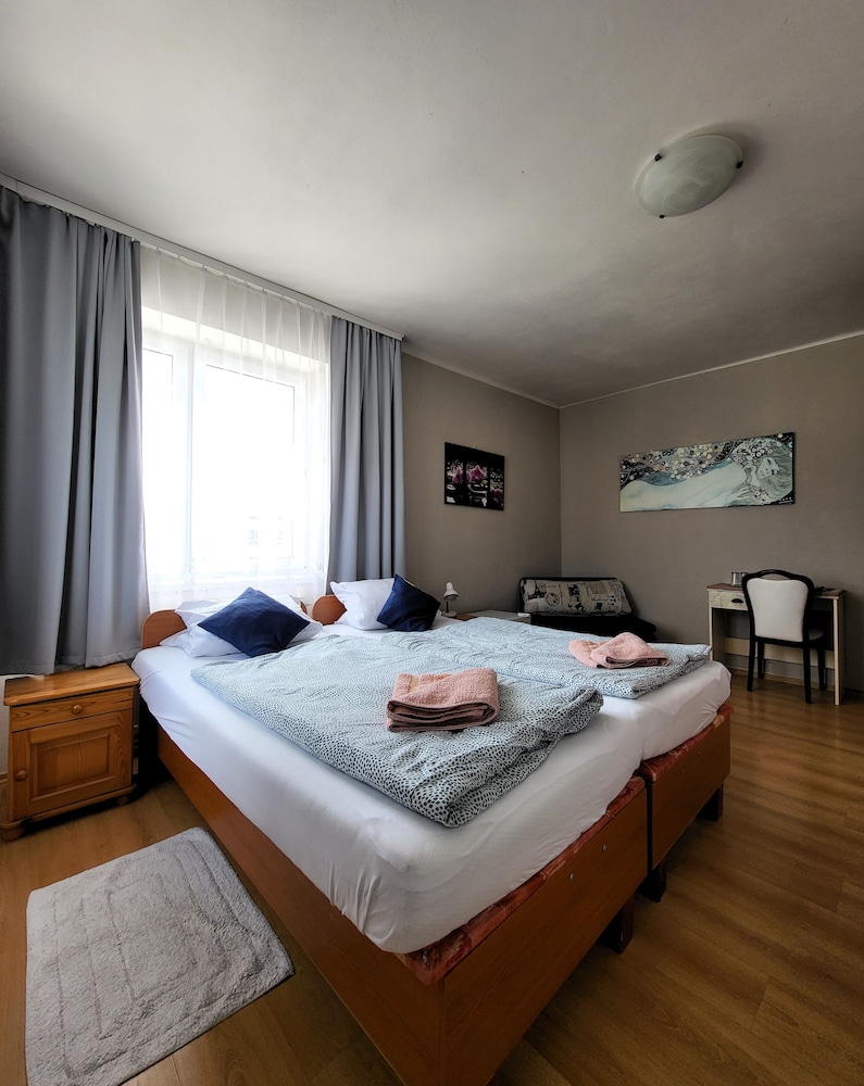 Double or Twin Room photo 2