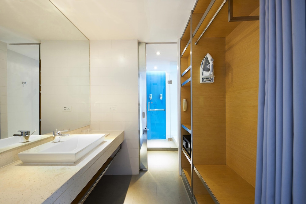 aloft, Suite, 1 Bedroom, City View photo 3