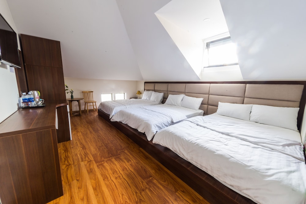 Standard Shared Dormitory, Multiple Beds photo 3
