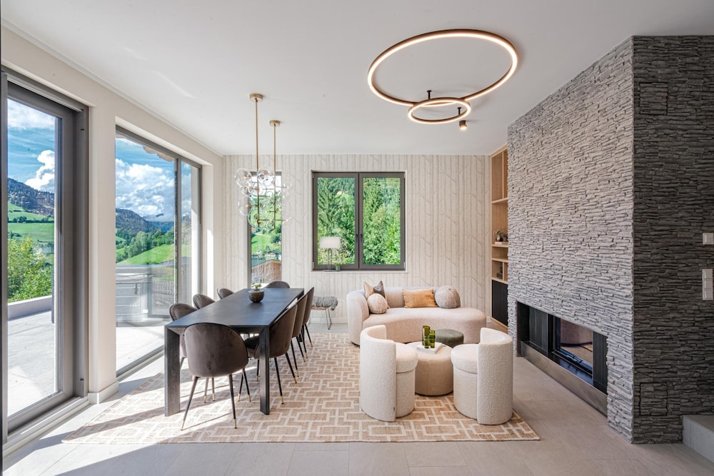 Villa photo 1
