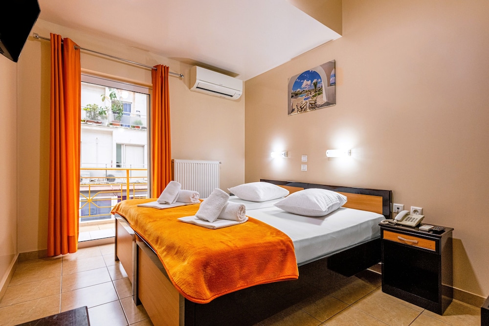 Double or Twin Room - Photo 6